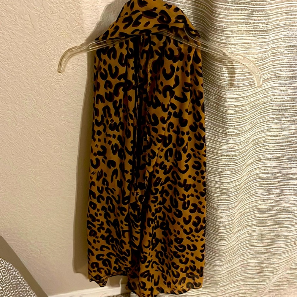 Lightweight leopard print, long scarf